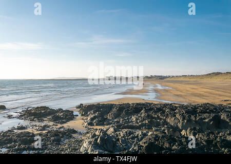 Traeth Llydan près de conseil informatique sur Anglesey au nord du Pays de Galles UK Banque D'Images