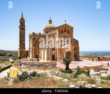 La basilique du Sanctuaire national de la Vierge de Ta' Pinu sur Gozo, près de Malte Banque D'Images