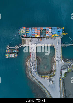 L'Indonésie, Sumbawa, Maluk, vue aérienne du port de conteneurs, d'en haut Banque D'Images