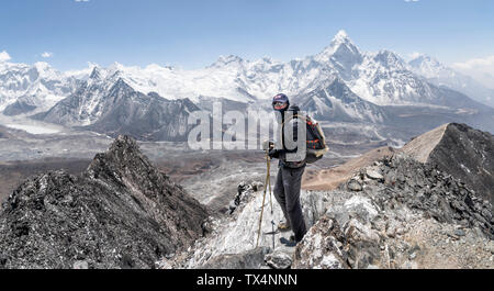 Solo Khumbu, Népal, Everest, alpiniste à Chukkung Ri Banque D'Images