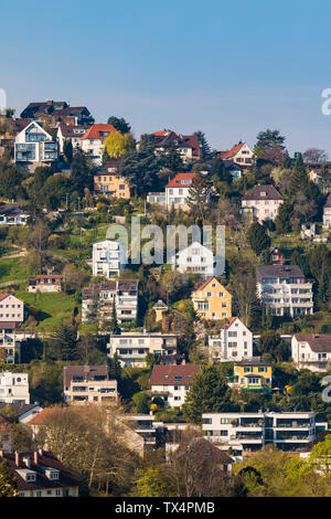 Allemagne, Stuttgart, Haigst, zone résidentielle avec des maisons modernes Banque D'Images