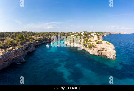 L'Espagne, Îles Baléares, Majorque, Palma, vue aérienne de la baie de Cala Pi et la Tour de Cala Pi Banque D'Images