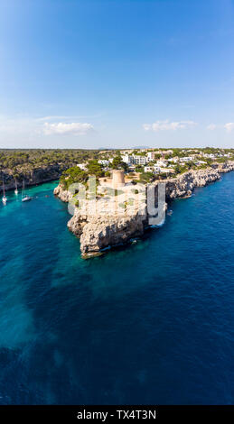 L'Espagne, Îles Baléares, Majorque, Palma, vue aérienne de la baie de Cala Pi et la Tour de Cala Pi Banque D'Images