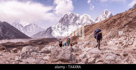 Solo Khumbu, Népal, Everest, Groupe d'alpinistes randonnées à Lobuche Banque D'Images