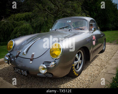 Vintage Silver 1963 Porsche 356 exposée à Caffeine & machine à Ettington, Royaume-Uni Banque D'Images