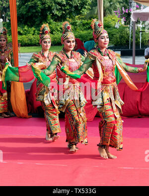 Des danseurs traditionnels Surabayan Banque D'Images