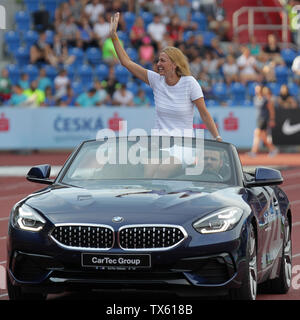 Petra Kvitova, joueur de tennis tchèque, est vu lors de l'Ostrava Golden Spike, une rencontre sportive du défi mondial de l'IAAF, à Ostrava, en République tchèque, sur Ju Banque D'Images