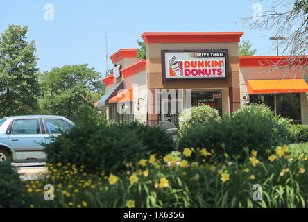 La Princeton New Jersey - le 23 juin 2019 : Extérieur de Dunkin Donuts shop à Princeton. La société est le plus grand café et produits de boulangerie en franchise e Banque D'Images