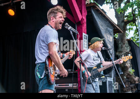 Rock Band de l'argent pour vivre Melbourne aus corde beim Orange Blossom Festival spécial, Beverungen, Ostwestfalen, Deutschland | Rock Band de l'argent pour corde f Banque D'Images