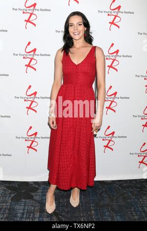 Burbank, CA. 23 Juin, 2019. Cait Fairbanks au niveau des arrivées pour les jeunes et l'agité Déjeuner Fan Club, Burbank Convention Center, Burbank, CA, 23 juin 2019. Credit : Priscilla Grant/Everett Collection/Alamy Live News Banque D'Images