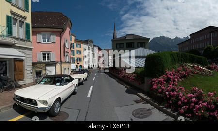 Bad Ragaz, SG / Suisse - 23 juin 2019 : les coureurs et les clients peuvent profiter de l'exposition de voitures oldtimer et réglement de la course à la neuvième conférence annuelle d'Heidi Cla Banque D'Images