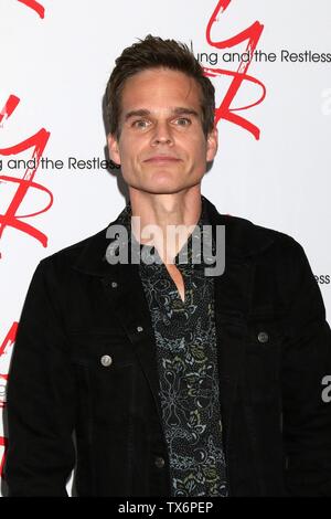 Burbank, CA. 23 Juin, 2019. Greg Rikaart au niveau des arrivées pour les jeunes et l'agité Déjeuner Fan Club, Burbank Convention Center, Burbank, CA, 23 juin 2019. Credit : Priscilla Grant/Everett Collection/Alamy Live News Banque D'Images