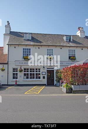 Le Queens Head Pub Weybridge, Surrey Banque D'Images