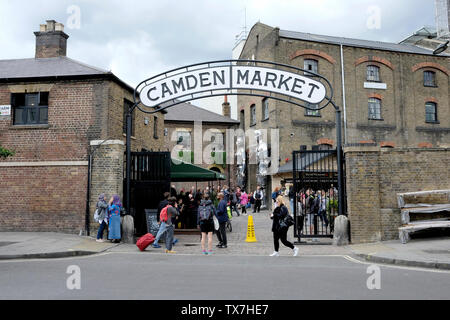 Une vue générale du marché de l'écuries, Camden Town, London Banque D'Images