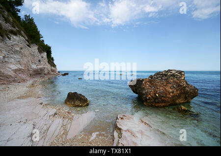 Vue panoramique du mont Conero littoral Parc National dans la région de Sirolo, Italie Banque D'Images