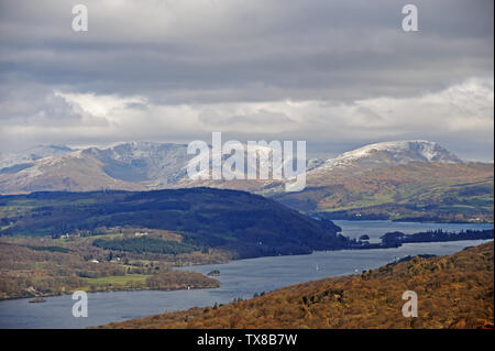 Vue depuis l'Gummer comment, à au nord le long du lac de Windermere, Cumbria Banque D'Images