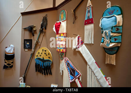 Objets autochtones traditionnels Sioux lakotas dans Prairie Edge et Sioux Trading Post, Rapid City, comté de Pennington, Dakota du Sud, USA Banque D'Images