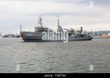 VARNA, BULGARIE - 04 octobre, 2016 Les navires en mer port Banque D'Images