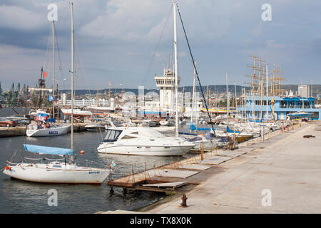 VARNA, BULGARIE - 04 octobre 2016 port de mer Banque D'Images