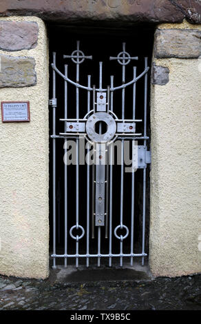 Entrée de St Fillan's Cave dans le village de Pittenweem, Fife. Banque D'Images