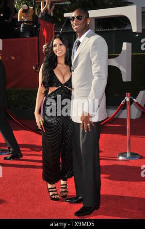 LOS ANGELES, CA. 15 juillet 2009 : Kobe Bryant & femme Vanessa Bryant à l'ESPY awards 2009 lors de la Nokia L.A. Théâtre, Los Angeles. © 2009 Paul Smith / Featureflash Banque D'Images