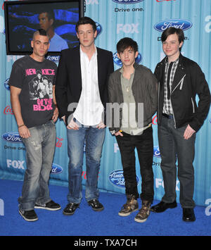 LOS ANGELES, CA. 05 mars 2009 : 'Glee' stars Mark Salling (gauche), Cory Monteith, Kevin McHale & Chris Colfer à l'American Idol 13 Final partie dans la zone de nuit, West Hollywood. 5 mars, 2009 Los Angeles, CA Photo : Paul Smith / Featureflash Banque D'Images