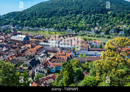 La vue panoramique de la ville de Heidelberg avec Neckar et le Vieux Pont, Heidelberg, Bade-Wurtemberg, Allemagne Banque D'Images