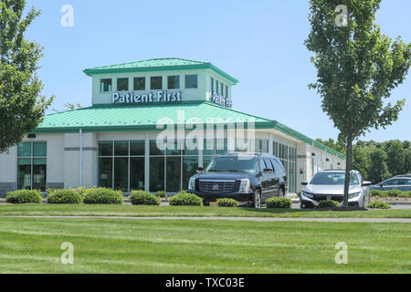 La Princeton New Jersey - le 23 juin 2019:premier patient des soins urgents avant du magasin. Banque D'Images