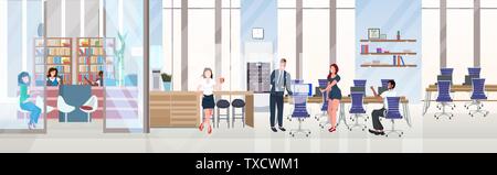Couple nouveau projet au cours de réunion d'équipe réussi ouvrir concept créatif de l'espace co-working moderne centre d'intérieur de l'espace de travail Illustration de Vecteur