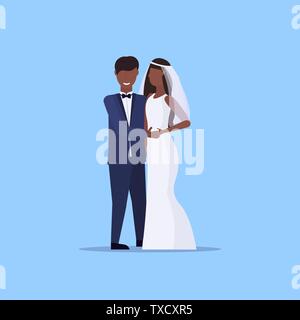 Les jeunes mariés se tenant ensemble homme femme couple romantique Bride and Groom holding hands wedding day celebration concept homme femme Illustration de Vecteur