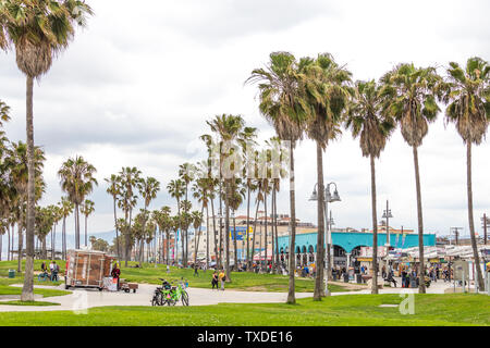 LOS ANGELES, États-Unis - 11 MAI 2019 : Ocean Front Walk de Venice Beach à Los Angeles. Célèbre plage en Californie Banque D'Images