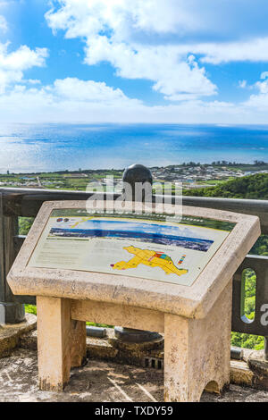 Informations Inscription sur le Agaiteida ce qui signifie pont sur le Soleil est près de la route Hanta Nakagusuku Castle dans le Nord de l'île d'Okinawa Banque D'Images