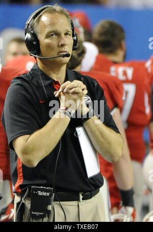 Entraîneur Géorgie Mark Richt gestes dans la deuxième moitié de leur championnat SEC college football jeu avec Alabama au Georgia Dome à Atlanta le 1 décembre 2012. New York a gagné 32-28. UPI/David Tulis Banque D'Images