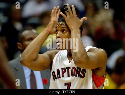Toronto Raptors' guard Kyle Lowry (7) réagit dans la seconde moitié contre les Atlanta Hawks à la Philips Arena d'Atlanta, le 1 novembre 2013. Atlanta a remporté102-95. UPI/David Tulis Banque D'Images