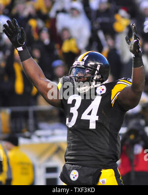 Pittsburgh Steelers running back Rashard Mendenhall fête ses deux verges exécuté au premier trimestre contre Green Bay Packers au Heinz Field de Pittsburgh, Pennsylvanie le 20 décembre 2009. UPI/Archie Carpenter Banque D'Images