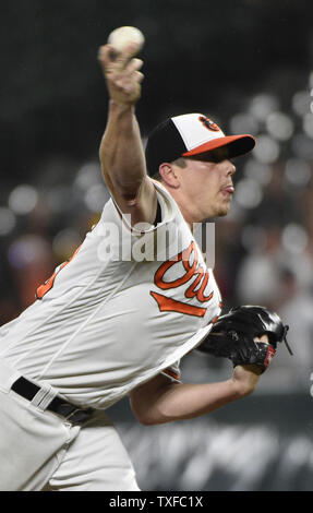 Le lanceur partant des orioles de Baltimore, Jeremy Hellickson offre à la Nouvelle York Yankee au cours de la première manche à Camden Yards de Baltimore, le 5 septembre 2017. Photo de David Tulis/UPI Banque D'Images