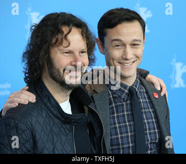 Ram Bergmann (L) et Joseph Gordon-Levitt arrivent à l'appel de la photo pour le film 'Dsur Jon's Addiction' au cours de la 63e Berlinale à Berlin le 8 février 2013. UPI/David Silpa Banque D'Images