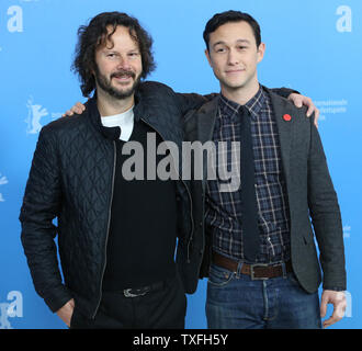 Ram Bergmann (L) et Joseph Gordon-Levitt arrivent à l'appel de la photo pour le film 'Dsur Jon's Addiction' au cours de la 63e Berlinale à Berlin le 8 février 2013. UPI/David Silpa Banque D'Images