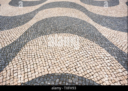 La chaussée pavée traditionnelle Portugaise (Lisbonne, Portugal), Banque D'Images