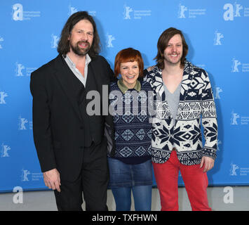 Johan Heldenbergh (L), Veerle Baetens (C) et Felix Van Groeningen arrivent à l'appel de la photo le film 'Le cercle brisé pendant la 63e Ventilation' Festival International du Film de Berlin à Berlin le 12 février 2013. UPI/David Silpa Banque D'Images