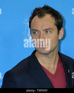 Jude Law arrive à l'appel de photo pour le film "Effets secondaires" au cours de la 63e Berlinale à Berlin le 12 février 2013. UPI/David Silpa Banque D'Images