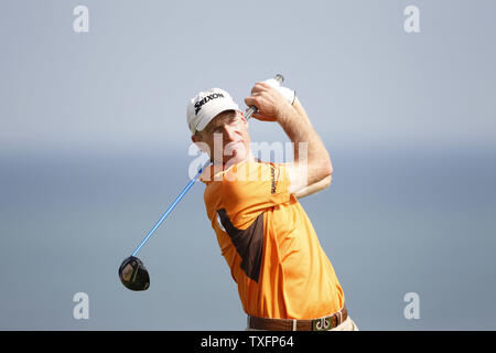 Jim Furyk tees off sur le 9e trou lors de la troisième ronde de la 92e Championnat de la PGA au détroit de sifflement dans Kohler, Wisconsin le 14 août 2010. UPI/Brian Kersey Banque D'Images