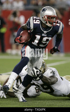 New England Patriots kick returner et wide receiver Brandon Tate vers les charges sur un chantier 12 kick off retour au deuxième trimestre contre les New Orleans Saints au Stade Gillette de Foxboro, Massachusetts le 12 août 2010. UPI/Matthew Healey Banque D'Images