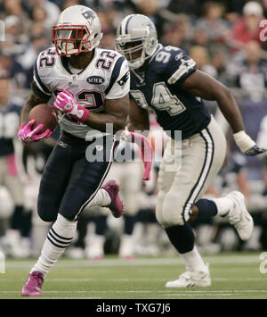 Philadelphia Eagles quarterback Michael Vick (7) during an NFL football  game against the Dallas Cowboys Sunday, Dec. 12, 2010, in Arlington, Texas.  The Eagles won 30-27. (AP Photo/Tony Gutierrez Stock Photo - Alamy