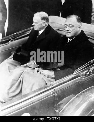 Présidents Herbert Hoover et Franklin Roosevelt rouler ensemble pour l'inauguration, en janvier 1932, Washington Banque D'Images