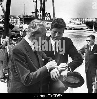 Le Premier Ministre britannique Harold Macmillan avec nous le président John F. Kennedy, à Key West, Mars 1961 Banque D'Images