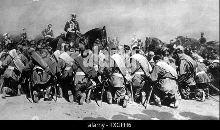 Le Tsar Nicolas II de Russie visite les militaires pendant la première guerre mondiale 1915 Banque D'Images