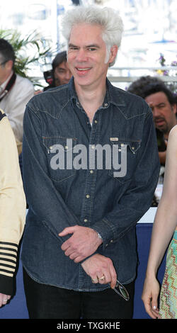 Jim Jarmusch au photocall de son nouveau film 'Broken Flowers' à la 58e festival de Cannes, le mardi 17 avril 2005. (Photo d'UPI/Hugo Philpott) Banque D'Images