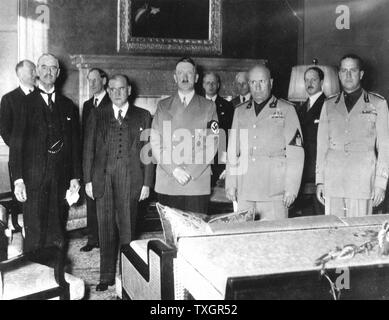 Munich, septembre 1938 Conférence de la paix, de gauche à droite : Neville Chamberlain (Grande-Bretagne) Edouard Daladier (France) d'Adolph Hitler (Allemagne) Benito Mussolini (Italie) et Count Ciano (Italie) Banque D'Images