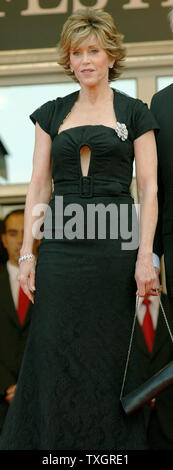 Jane Fonda arrive au Palais des Festivals pour la projection de gala de "promets-moi" au 60e Festival du Film de Cannes (France) le 26 mai 2007. (Photo d'UPI/Christine Chew) Banque D'Images